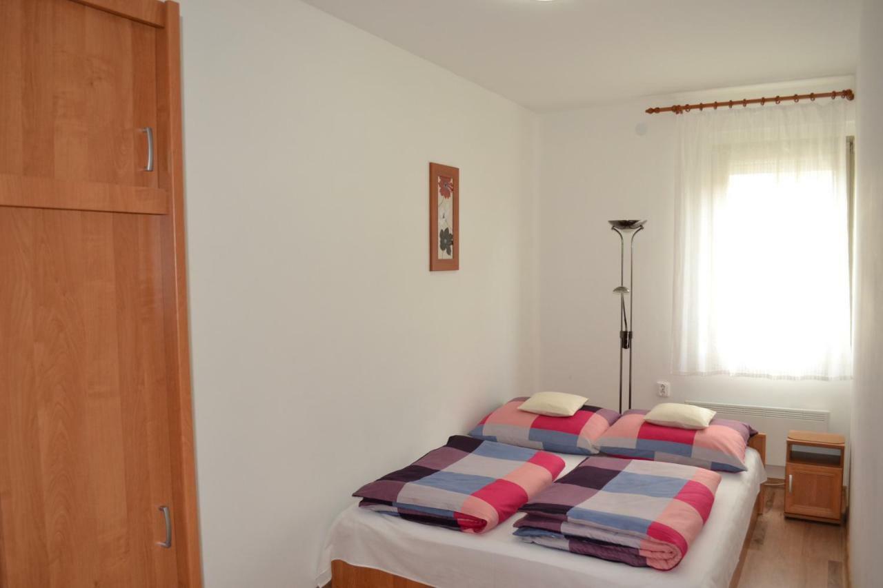 Liliom Apartman Гюла Екстериор снимка